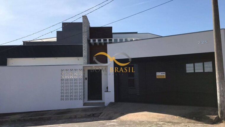 0477-Casa com 3 quartos, 180 m²