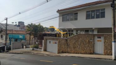 0439-Casa com 4 quartos, 325 m²