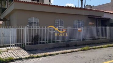 0044-Casa com 5 quartos, 200 m²