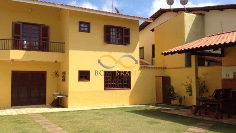 0057-Casa com 4 quartos, 290 m²